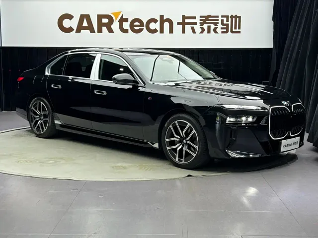 BMW 7 Series — Фото автомобиля 2