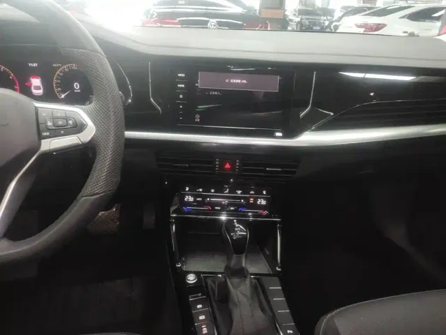 Volkswagen Passat — Фото автомобиля 12