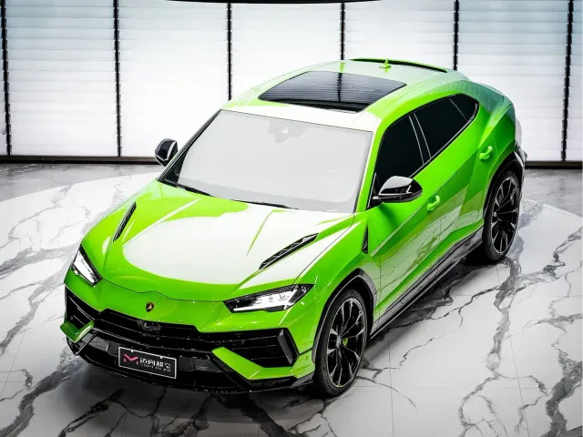 Lamborghini Urus — Фото автомобиля 2
