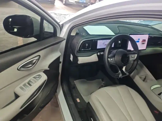 BYD Sealion 05 EV — Фото автомобиля 15
