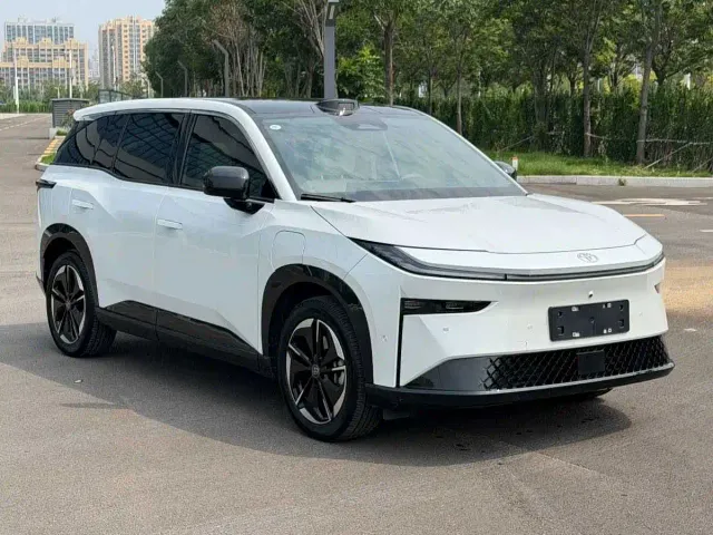 Toyota BoZhi 3X — Фото автомобиля 3