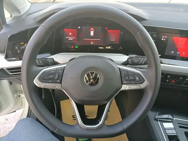 Volkswagen Golf — Фото автомобиля 10