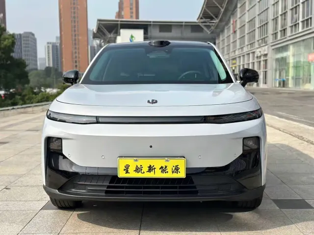 Leapmotor B10 — Фото автомобиля 2