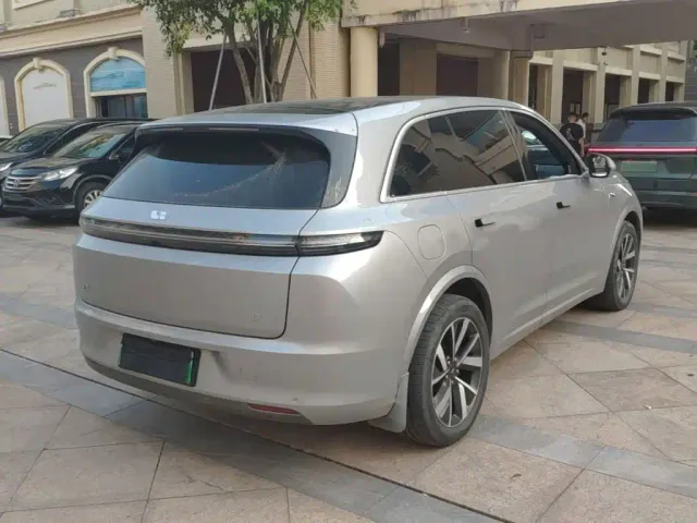 Li Auto L7 — Фото автомобиля 6