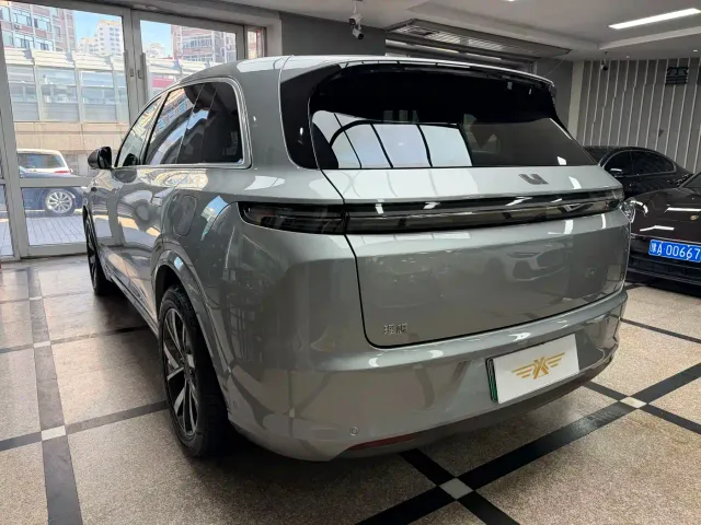 Li Auto L7 — Фото автомобиля 4