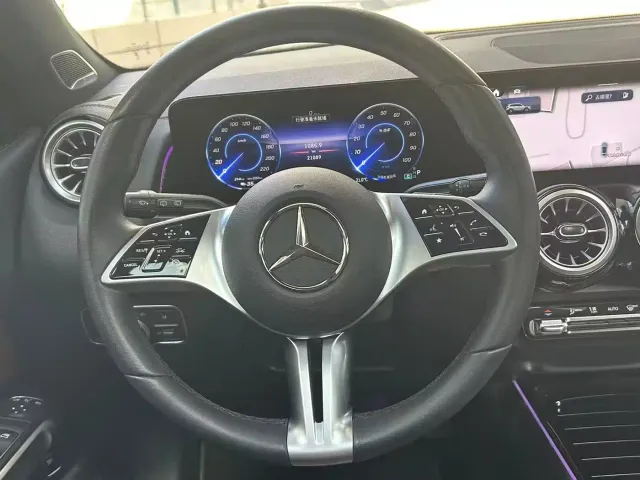 Mercedes-Benz EQB — Фото автомобиля 4