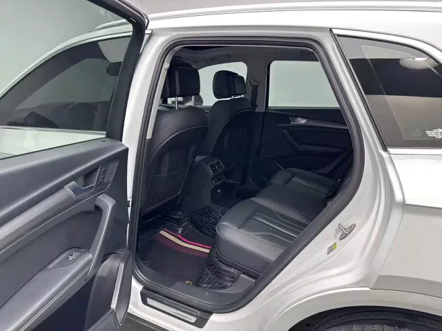 Audi Q5L — Фото автомобиля 6