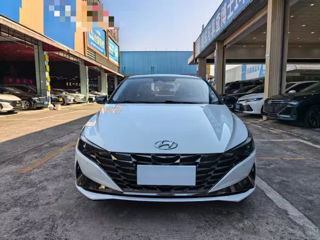 Hyundai Elantra — Фото автомобиля 2