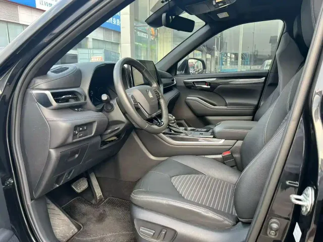 Toyota Crown Kluger — Фото автомобиля 4
