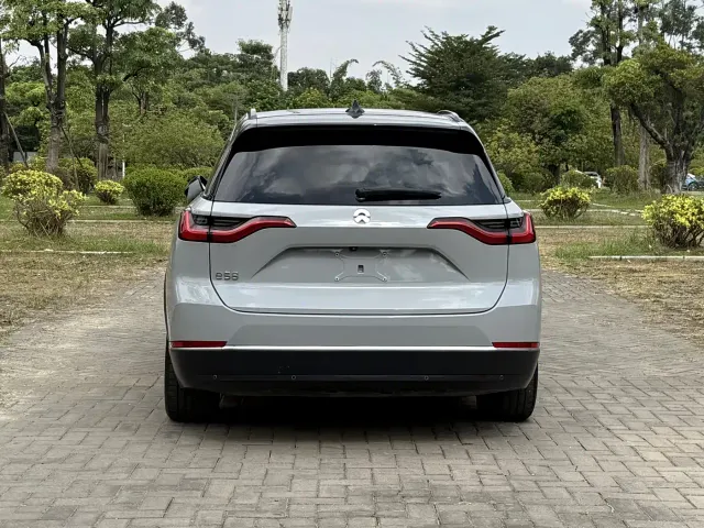 Nio ES8 — Фото автомобиля 14