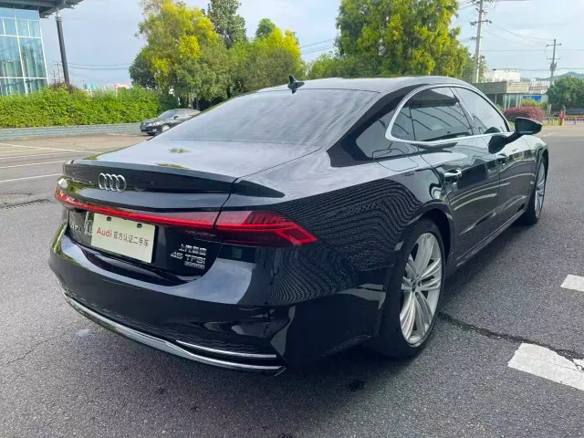 Audi A7L — Фото автомобиля 9