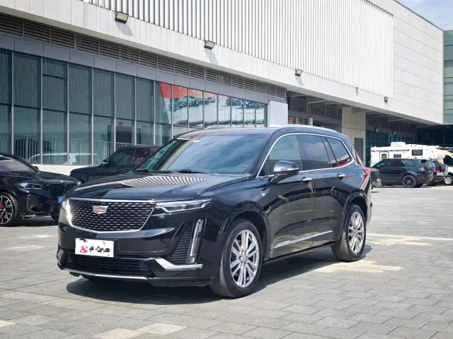 Фотография автомобиля — Cadillac XT6