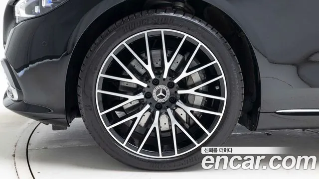 Mercedes-Benz S-Class — Фото автомобиля 5