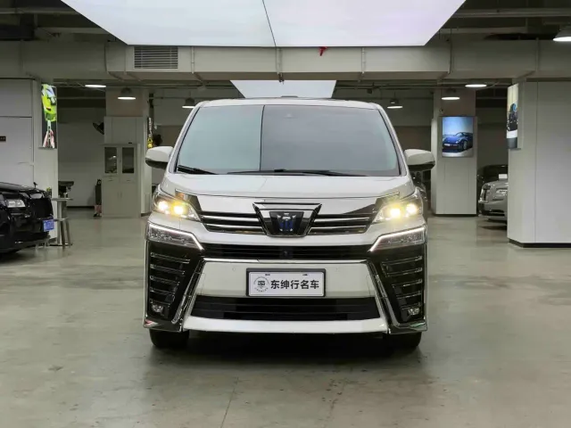 Toyota Vellfire — Фото автомобиля 2