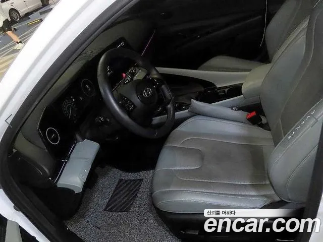 Hyundai Avante CN7 — Фото автомобиля 6