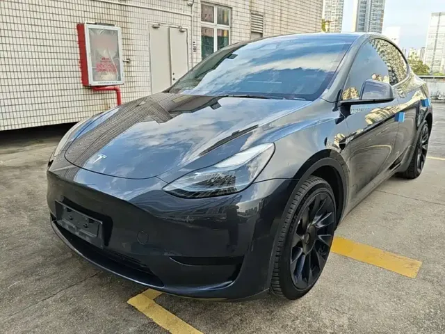 Фотография автомобиля — Tesla Model Y