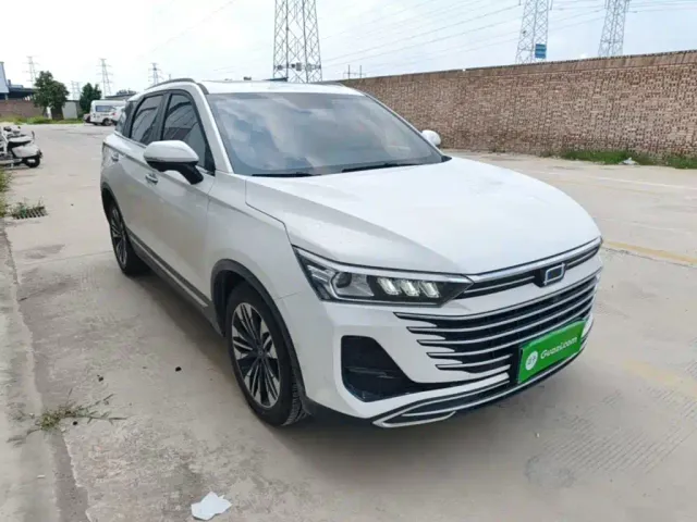 Bestune T77 — Фото автомобиля 3