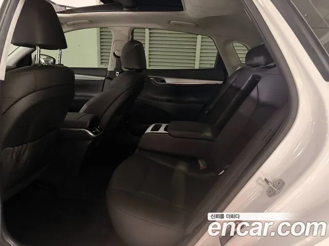 Hyundai Grandeur — Фото автомобиля 2