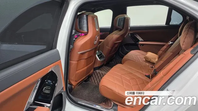 BMW 7 Series G70 — Фото автомобиля 18