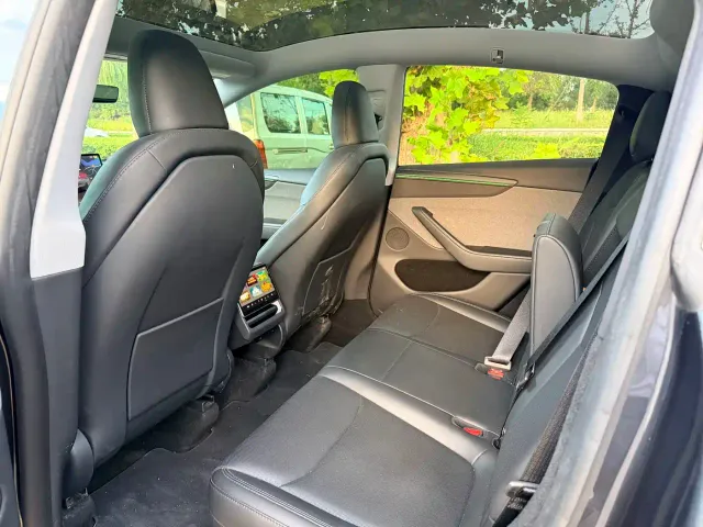 Tesla Model Y — Фото автомобиля 7