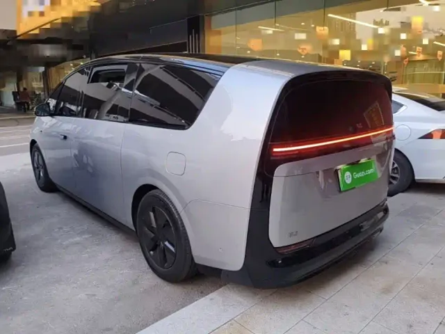 Li Auto MEGA — Фото автомобиля 22