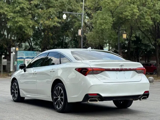 Toyota Avalon — Фото автомобиля 6