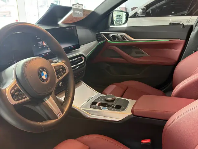 BMW i4 — Фото автомобиля 4