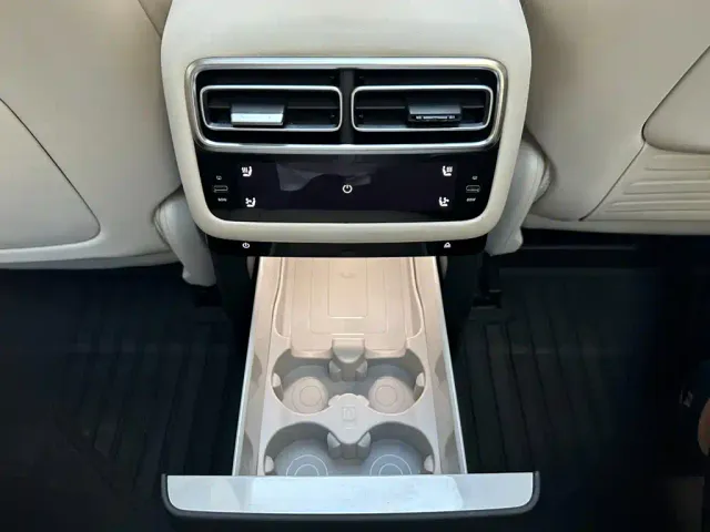 Li Auto L7 — Фото автомобиля 15