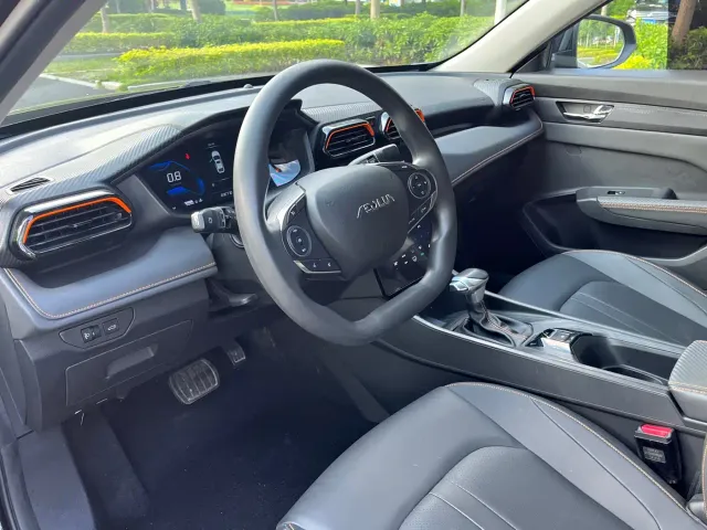 Dongfeng Yixuan — Фото автомобиля 12