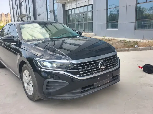 Volkswagen Passat — Фото автомобиля 3
