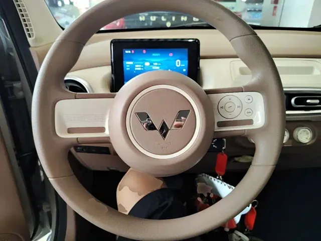 Wuling Hongguang Mini EV — Фото автомобиля 10