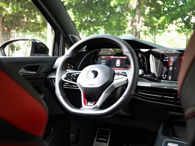 Volkswagen Golf GTI — Фото автомобиля 17