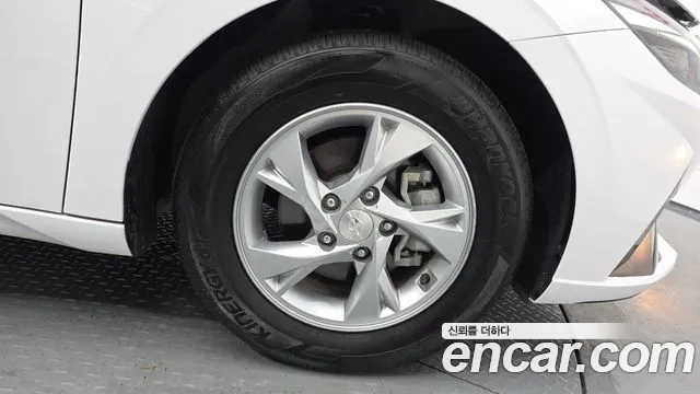 Hyundai AVANTE Avante (CN7) — Фото автомобиля 5