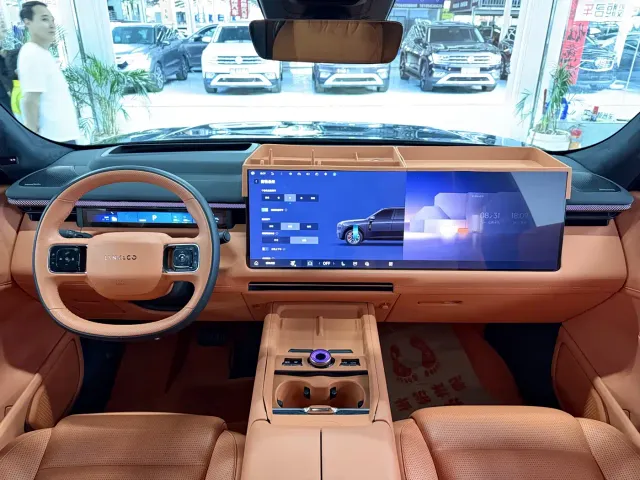 Lynk & Co 900 — Фото автомобиля 6