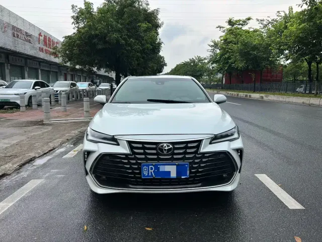 Toyota Avalon — Фото автомобиля 2