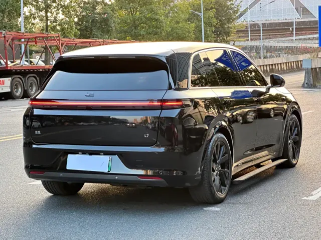 Li Auto L7 — Фото автомобиля 27