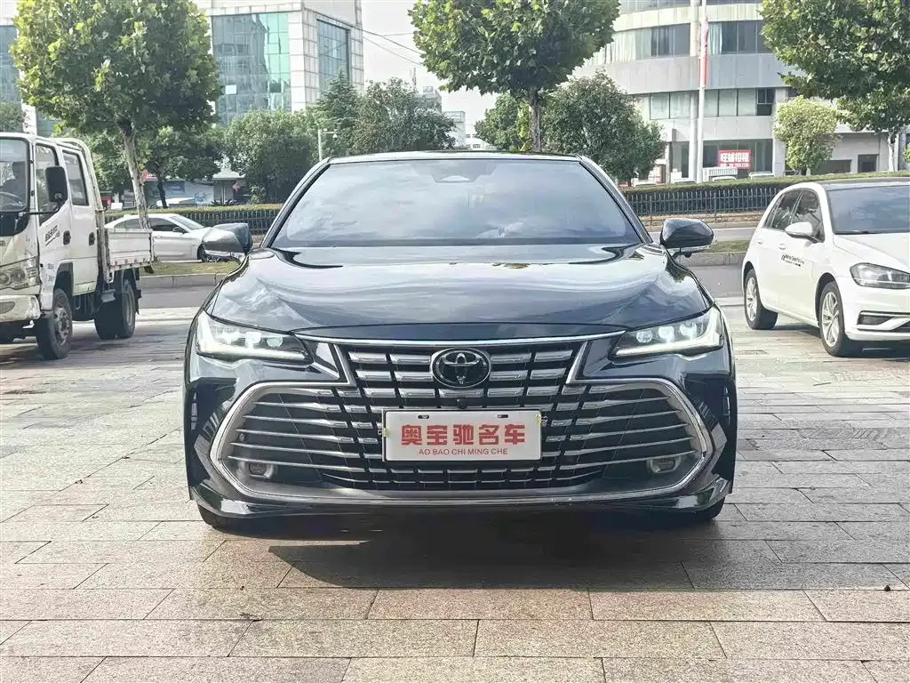Toyota Avalon 2024 Hybrid 2.0L Luxury Edition — Фото автомобиля 2