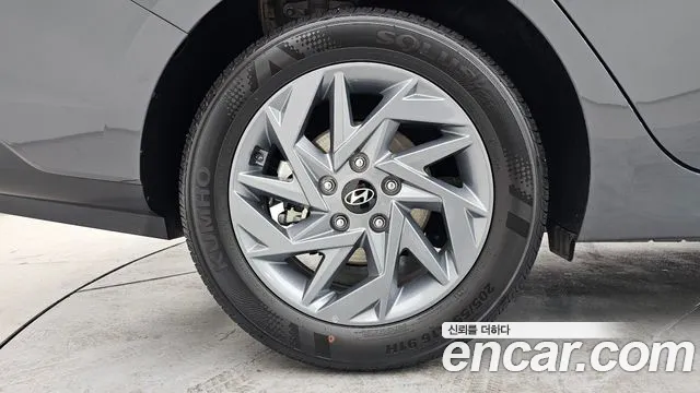 Hyundai Avante CN7 — Фото автомобиля 5
