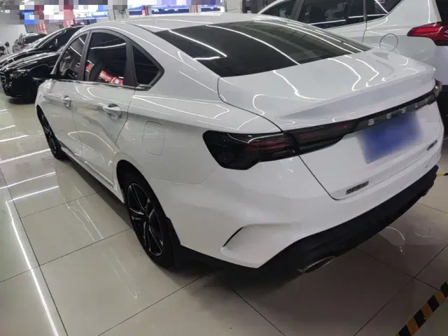 Geely Binrui — Фото автомобиля 4