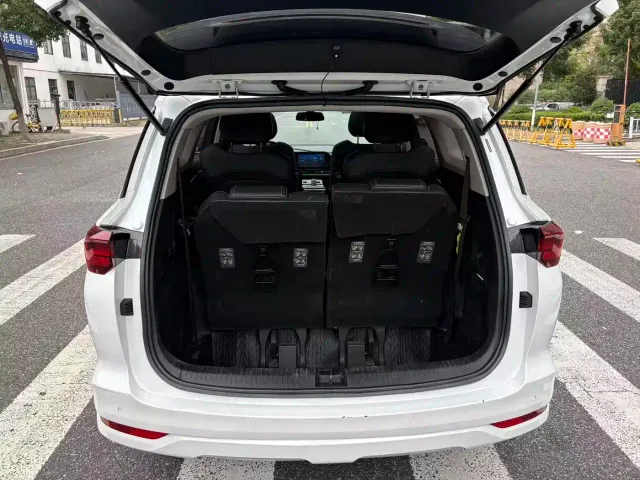 Wuling Victory — Фото автомобиля 13