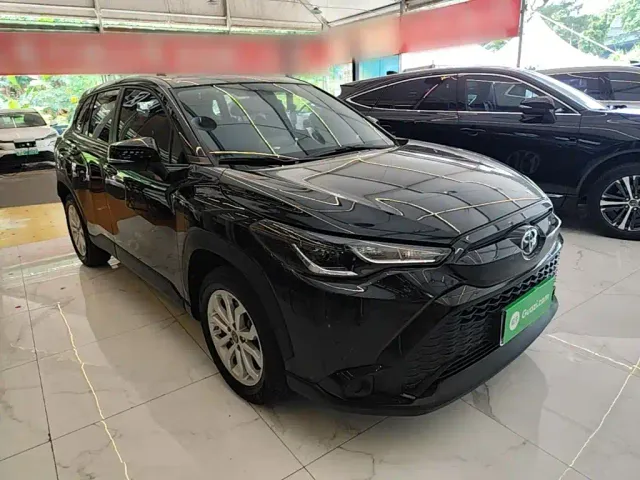Toyota Frontlander 2022 2.0L CVT Elite — Фото автомобиля 3