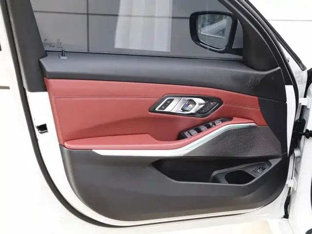 BMW 3 Series — Фото автомобиля 10