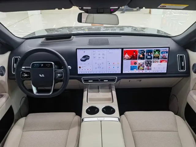 Li Auto L8 — Фото автомобиля 4
