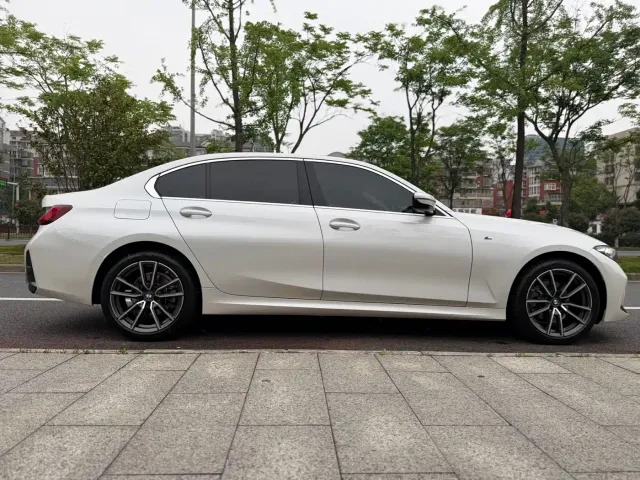 BMW 3 Series — Фото автомобиля 8