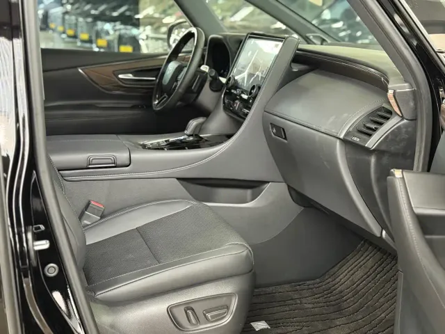 Toyota Alphard — Фото автомобиля 21