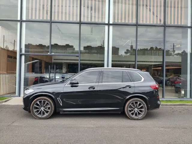 BMW X5 — Фото автомобиля 2