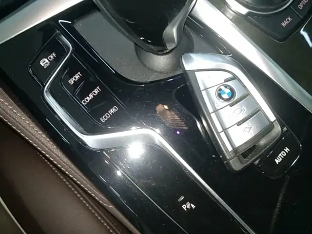 BMW 5 Series — Фото автомобиля 8