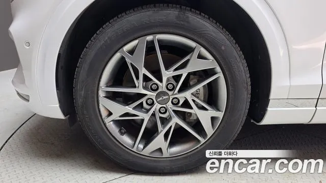 Genesis GV70 — Фото автомобиля 5