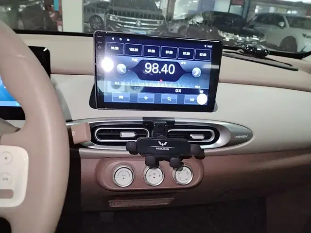 Wuling Hongguang Mini EV — Фото автомобиля 12