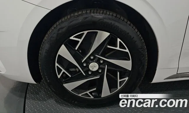 Hyundai Grandeur (New) Hybrid — Фото автомобиля 5
